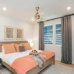 4 Bdr For 12 W Rooftop Deck & Firepit Holiday home