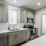 Trendy 3 Bdr For 8 Heart Of Nash Near 5 Points *