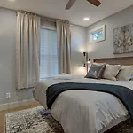 Dual - 1 Mile From Dt Nash & Farmers Market Holiday home *