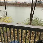 Riverfront In Dt Holiday home *
