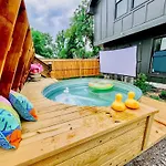 Glamorous 3 Bdr In East - Pet Friendly Holiday home Nashville