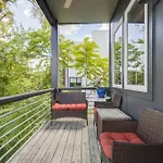 Luxury 3 Bed Close To Downtown