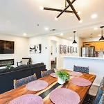 2 Bdr Riverfront Living In Downtown Nashville