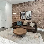 Holiday home 1 Bedroom Loft Near Centennial Park