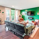 Pet-friendly Abode W/ Balcony In East Nashville! *