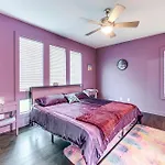 Pet-friendly Abode W/ Balcony In East Nashville!