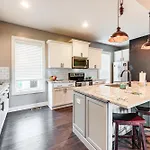Pet-friendly Abode W/ Balcony In East Nashville! *