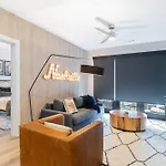 The Odyssey By Avantstay Apartment