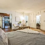 Apartment Cozy For 2 Highly Walkable - Close To Dt *