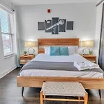 Holiday home Electric Geometric - Fit For 4 *