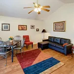 Holiday home Delightful Duplex - Steps Away From Tsu *