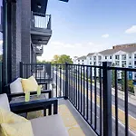 West End Getaway For 5 With Pool *