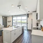 Gorgeous For 8 With Rooftop & Gym Near Dt *
