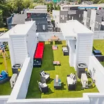 Apartment Modern Music Terrace Getaway