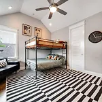 Nell's Haven Two Miles To Downtown & Broadway Holiday home *