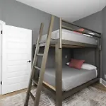 Condo With Free Parking, 3 Mi Downtown & Stadium, By Coffee