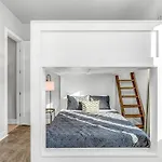 2 Townhomes - Sleeps 24-rooftop Patios Holiday home *