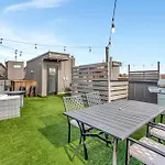 Holiday home Group Getaway - 2 Homes Rooftops 28