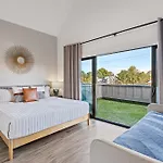 Holiday home Group Getaway - 2 Homes Rooftops 28