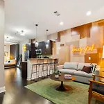 Neon Daes Amazing 1 Bedroom Near Vandy And Broadway Nashville