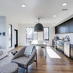 Boutique On Riverfront- Park Free *