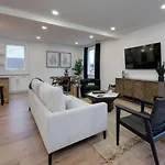 Holiday home Skyline Luxury - Rooftop Deck- King Suites-garage Nashville