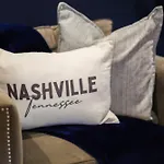 Fabulous Nashvegas Loft Retreat Near Vandy Off West End Mins To Broadway Nashville
