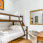 Apartment Illume 305 *