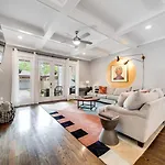 Nell's Haven Two Miles To Downtown & Broadway Holiday home Nashville