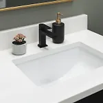 Condo With Free Parking, 3 Miles Downtown, Near Restaurants