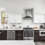 Modern Luxury With Rooftop Deck, 3 Mi To Downtown Nashville