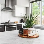 Modern Luxury With Rooftop Deck, 3 Mi To Downtown Nashville