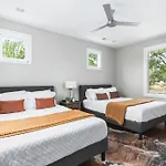 Modern Luxury With Rooftop Deck, 3 Mi To Downtown * Nashville