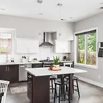Modern Luxury With Rooftop Deck, 3 Mi To Downtown Nashville