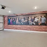 Delight - Fun Murals & Downtown Views Holiday home *