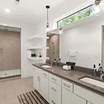 Class At 8th & Argyle Elite Vacation Spot Holiday home Nashville
