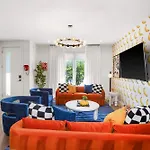 Holiday home Pop Art Retreat On Legendary 8th - Walk Everywhere *