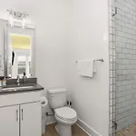 Holiday home Luxe At 8th And Argyle Elite Vacation Spot *