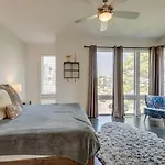 12 South Charmer 3 Bedroom With Rooftop Patio Holiday home Nashville