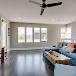 12 South Charmer 3 Bedroom With Rooftop Patio Holiday home