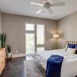 12 South Charmer 3 Bedroom With Rooftop Patio