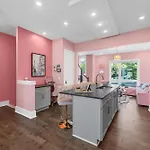 Apartment Bright 3br East Retreat 10 Min To Broadway