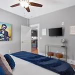 Apartment Only 4 Miles To Broadway With Free Parking And Tvs In Bedrooms