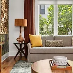 Holiday home Earth At 8th & Argyle Elite Vacation Spot