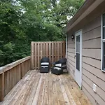 3 Units - Sleeps 24 - Mins To Downtown And Airport Apartment