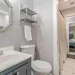 Apartment Cute & Cozy - Minutes From Downtown & Bna