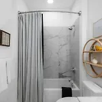 Holiday home Luxury Riverview Walk To Broadway With Garage And Patio Nashville
