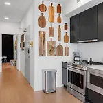 Luxury Riverview Walk To Broadway With Garage And Patio Nashville