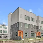 2 Nashville Townhomes - Sleeps 24-Rooftop Patios