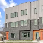 2 Nashville Townhomes - Sleeps 24-Rooftop Patios